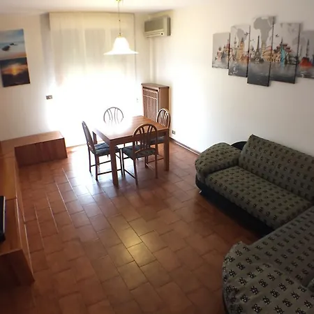 Giacomo Noventa Apartment *