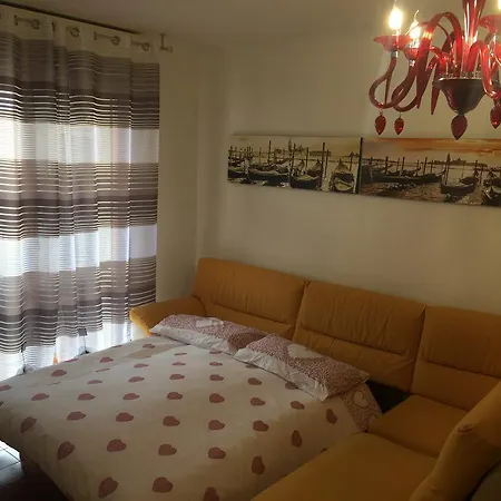 Giacomo Noventa Apartment *